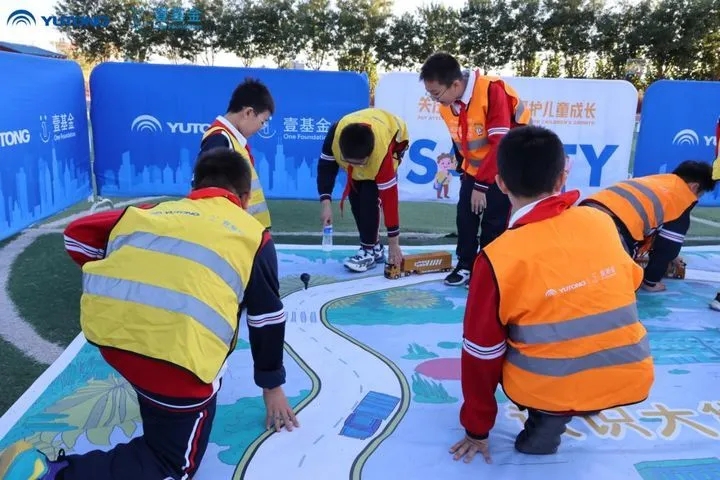 2023宇通&amp;amp;amp;壹基金兒童交通公益行走進香河縣城內(nèi)第五小學(xué)