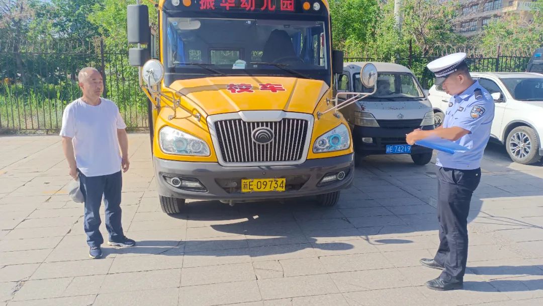 護航學子路，嚴查校車安全行——博樂公安交警持續(xù)開展校車安全大檢查