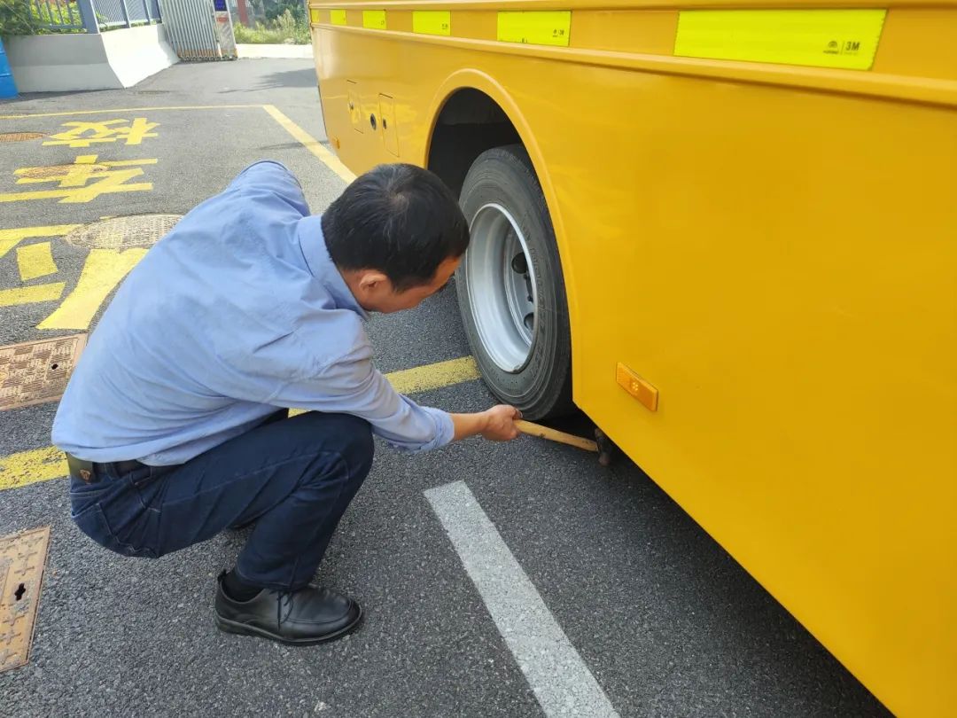 以練筑防 安全啟航 | 興化市陽(yáng)山幼兒園校車安全應(yīng)急疏散演練