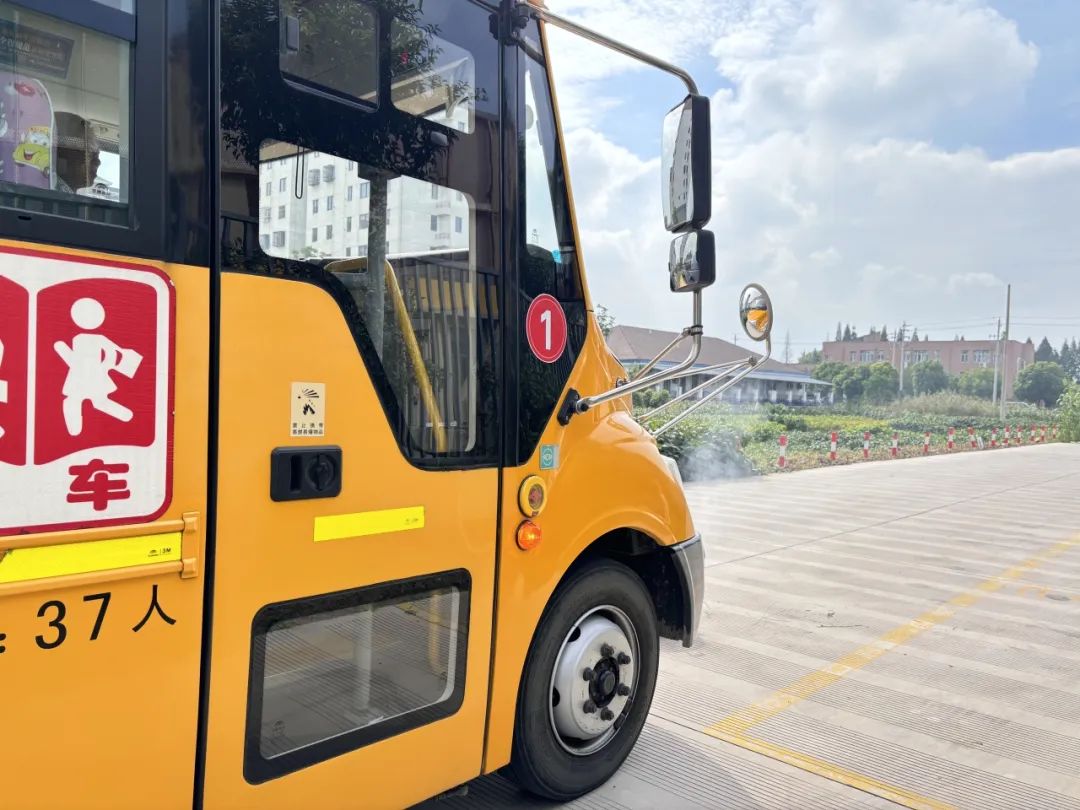 以練筑防 安全啟航 | 興化市陽(yáng)山幼兒園校車安全應(yīng)急疏散演練