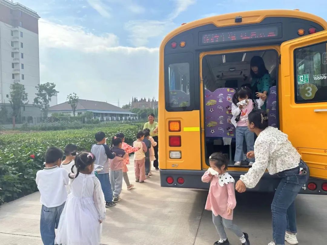 以練筑防 安全啟航 | 興化市陽(yáng)山幼兒園校車安全應(yīng)急疏散演練