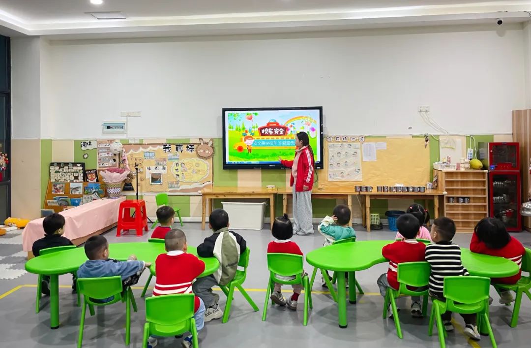 用心呵護(hù)，為愛(ài)護(hù)航——廣安市廣安區(qū)景上花幼兒園校車消防演練