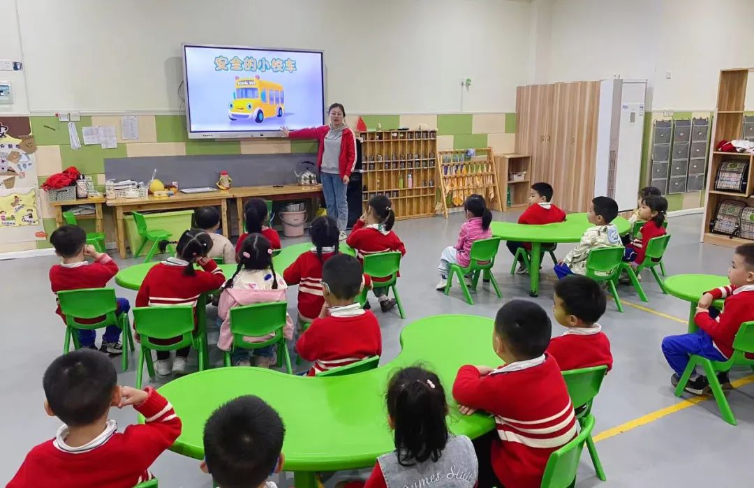 用心呵護(hù)，為愛(ài)護(hù)航——廣安市廣安區(qū)景上花幼兒園校車消防演練