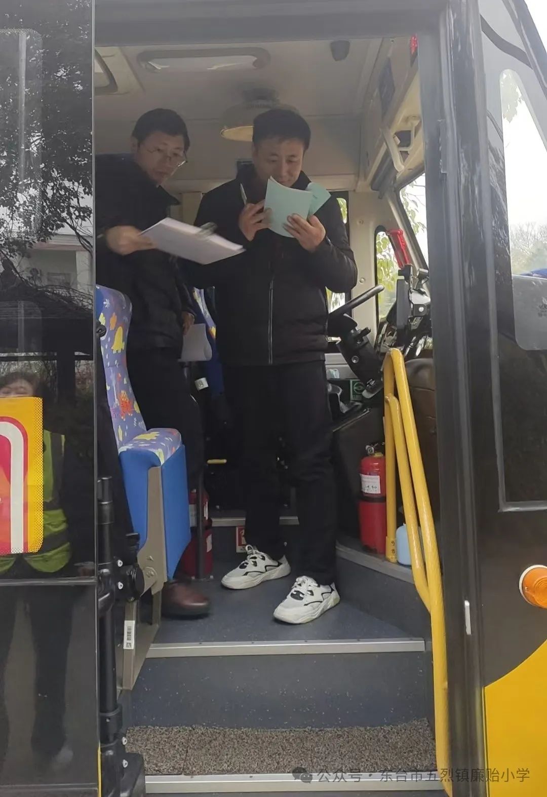 嚴(yán)把校車“安全關(guān)” 守護學(xué)生“安全路”