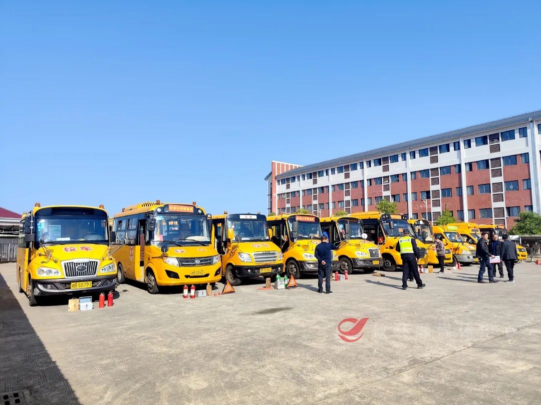 攸縣：強(qiáng)化校車安全大檢查 擰緊校車出行“安全閥”