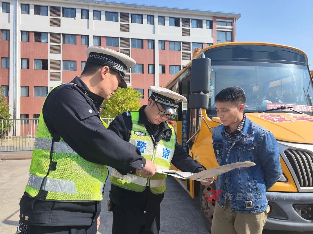 攸縣：強(qiáng)化校車安全大檢查 擰緊校車出行“安全閥”