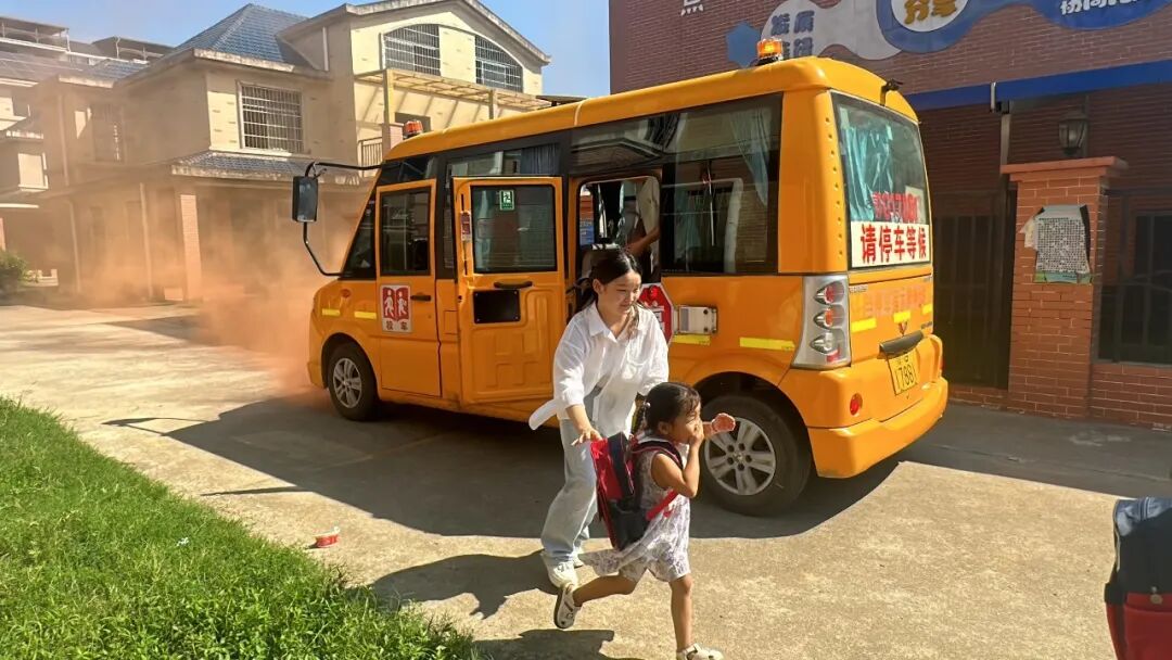 【平安校園】安全“童”行，防患未然——東幼校車應急疏散演練紀實