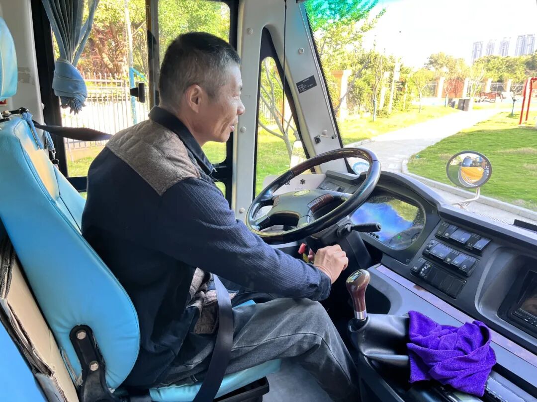 筑牢校車安全 守護成長之路 —— 紅蓮湖第二幼兒園校車安全應急演練活動 筑牢校車安全 守護成長之路 —— 紅蓮湖第二幼兒園校車安全應急演練活動