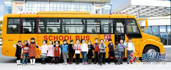 龍口六鄉鎮首批用上大鼻子校車 需交乘車費(圖)