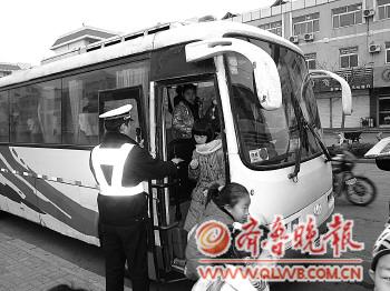 報廢客車冒充校車還超載