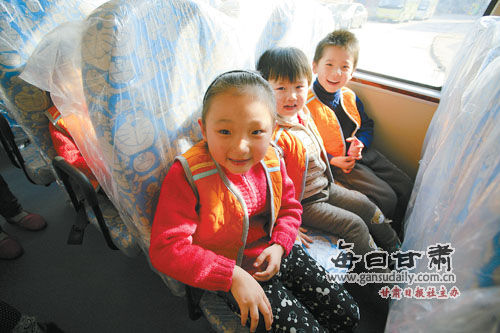 甘肅：校車配備面臨諸多尷尬(圖)