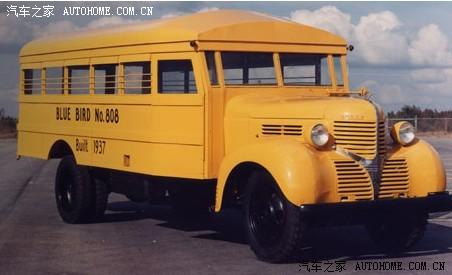 美國校車應(yīng)對司機(jī)盲區(qū)的方法
