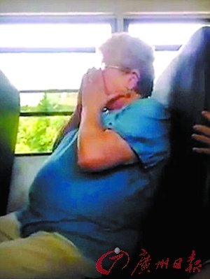 美國68歲校車導護員受學生惡語欺凌激民憤