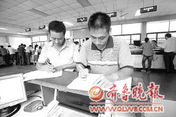 校車(chē)駕駛員今年得申請(qǐng)路線