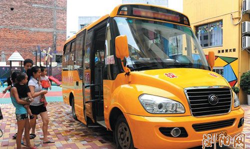 新學期，瀏陽增加30臺“牛鼻子”校車(圖)