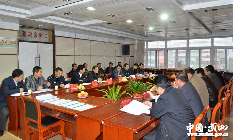 副市長霍衛平督查武山縣校車安全工程實施情況/ 副市長霍衛平督查武山縣校車安全工程實施情況