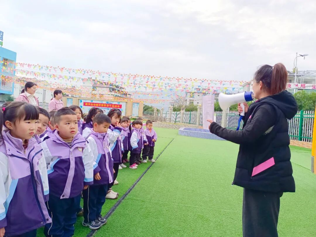 【安全教育】校車應急演練,筑牢安全防線——恒大樂迪幼兒園校車安全演練活動 【安全教育】校車應急演練,筑牢安全防線——恒大樂迪幼兒園校車安全演練活動