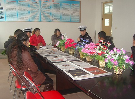 遼寧：鎮(zhèn)西堡鎮(zhèn)中心小學召開“冬季校車安全營運”緊急會議