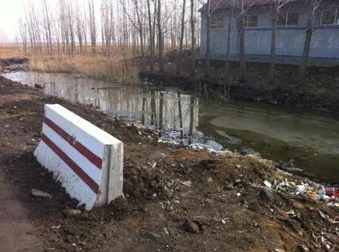 高密一接送幼兒園學生面包車發生事故 5人受傷