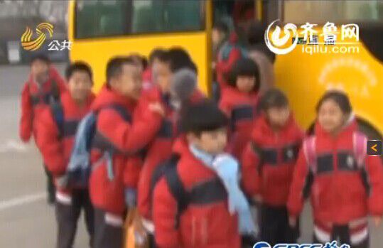 德州:民警查處8輛校車 竟然全是黑校車 德州:民警查處8輛校車 竟然全是黑校車