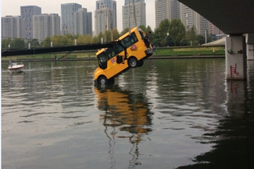 巔峰拍檔熱播  田亮出“車禍”緣來是校車真人秀