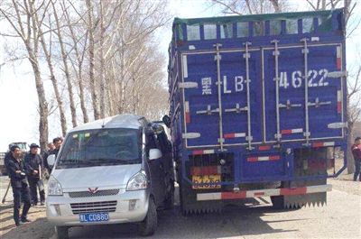 哈爾濱：幼兒園自制校車與大貨車相撞