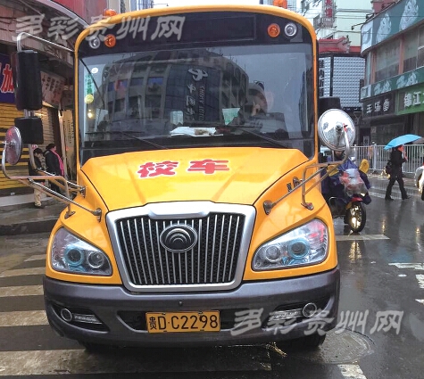 宿醉未醒開校車逆行，校車司機被記12分