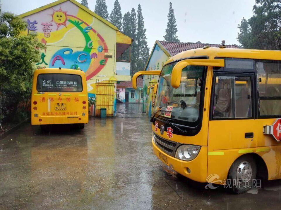校車司機(jī)過期不換證，整改教育少不了