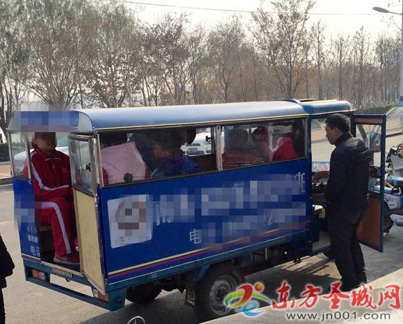 載貨電動(dòng)三輪改造成校車 ，學(xué)生怎能安全?