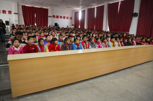 青島:加強安全教育 交運溫馨校車公司打出組合拳 EZ7A3626