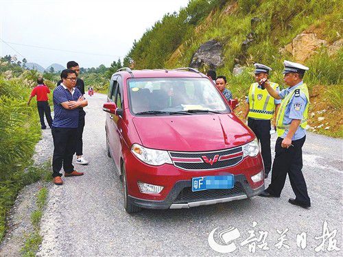 廣東樂昌梅花鎮(zhèn)開展校車安全隱患排查整治行動/ 廣東樂昌梅花鎮(zhèn)開展校車安全隱患排查整治行動