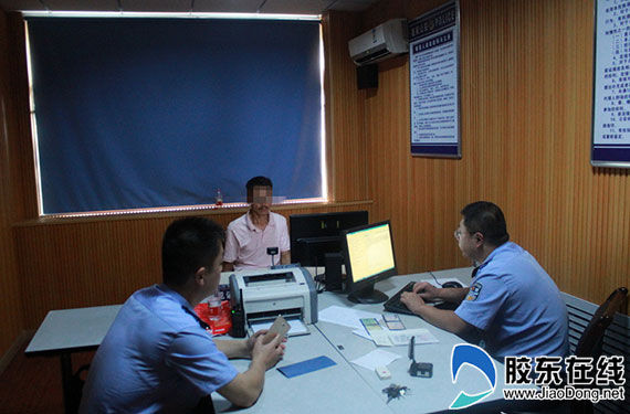 學生公寓用“黑校車”超載接送學生被罰1萬余元 學生公寓用“黑校車”超載接送學生被罰1萬余元