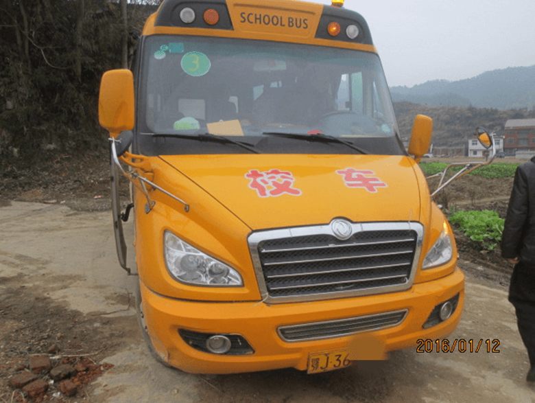 湖北蘄春首例校車嚴重超員案開庭審理/ 湖北蘄春首例校車嚴重超員案開庭審理