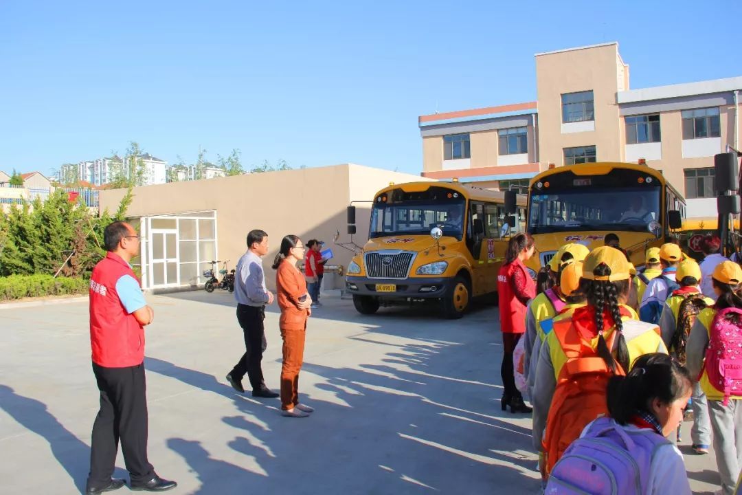 山東榮成：市政府副市長(zhǎng)王繼靜督查我市校園校車安全工作