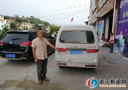 遂寧射洪：“黑校車”超員上路 交警設卡現場擋獲