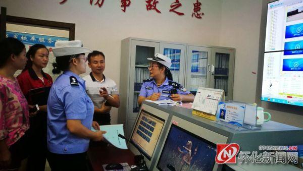 新晃交警深入客運企業(yè)、校車公司開展中秋節(jié)前安全隱患排查