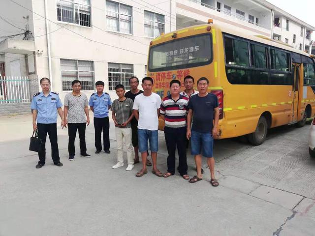 江南鎮(zhèn)召開江南中學校車安全工作專題會議