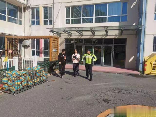 「交警進(jìn)校園」南關(guān)交警走進(jìn)幼兒園 警園攜手筑平安