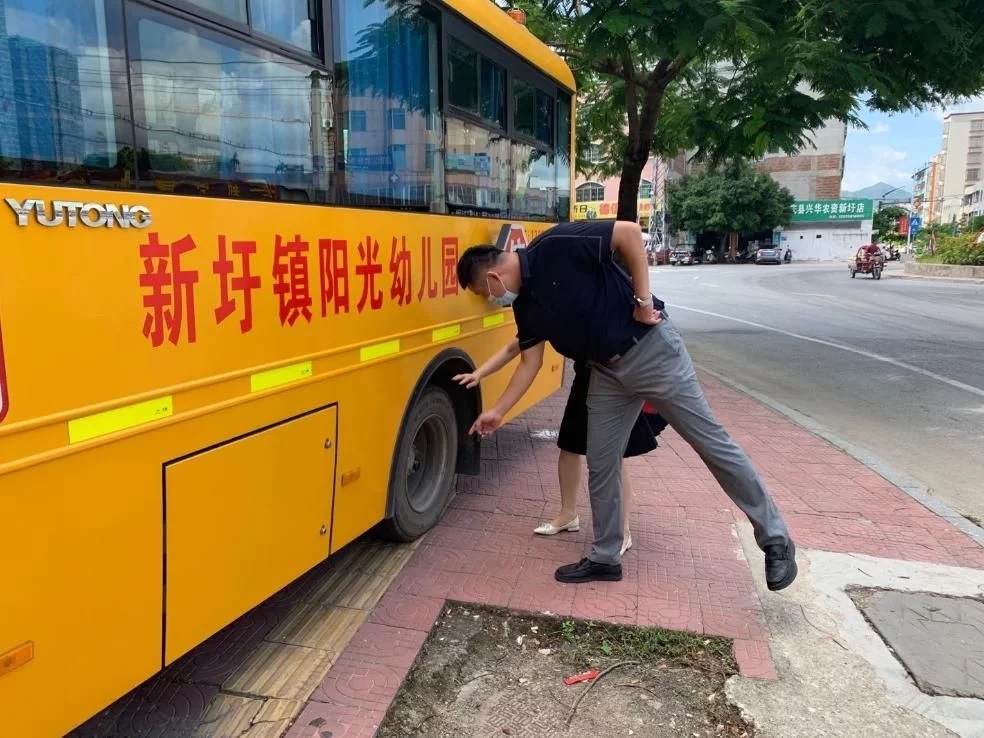 校車安不安全？查！