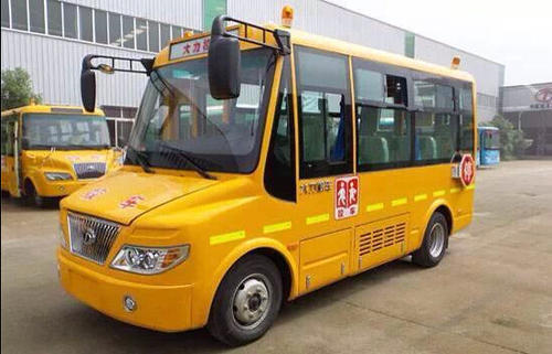 筑牢夏季校車(chē)安全防線 云龍交警舉辦夏季校車(chē)從業(yè)人員安全教育培訓(xùn)會(huì)
