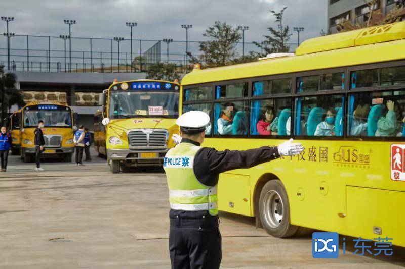 東莞黃江：開(kāi)啟校車(chē)接送模式 學(xué)校周邊交通狀況明顯好轉(zhuǎn)