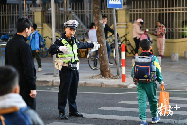 廣東佛山：共享校車、無紙化報名……禪城這樣為教育服務賦能升級