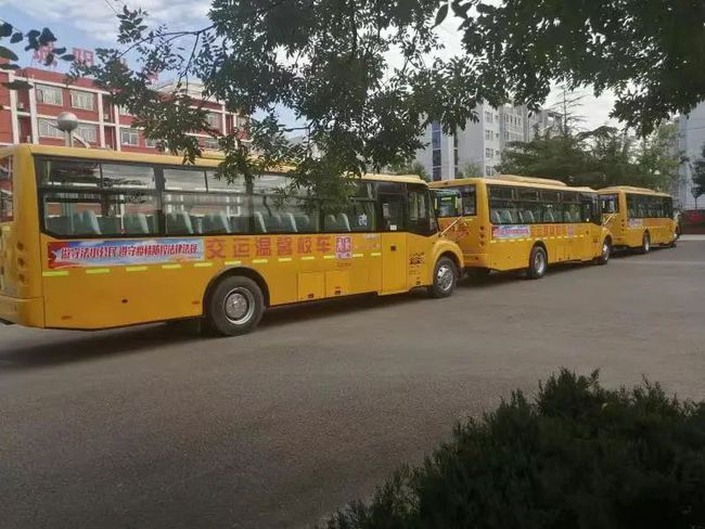 城陽區(qū)“校車普法”打造流動(dòng)法治精品課堂