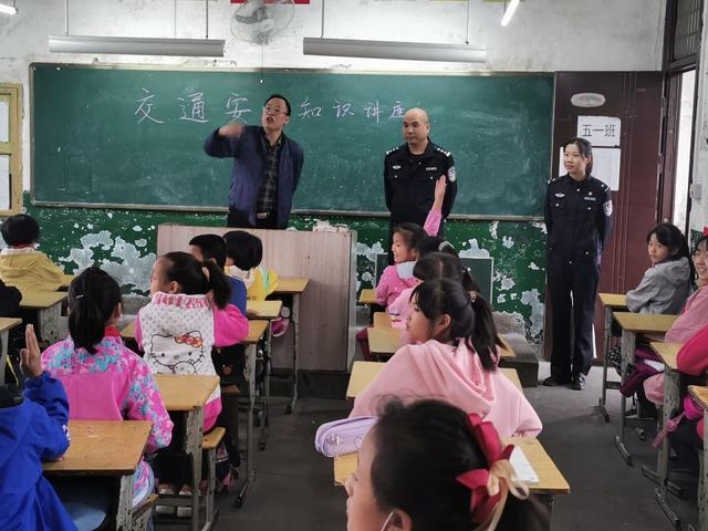 嚴(yán)查、嚴(yán)管、嚴(yán)懲，共筑牢校車(chē)安全