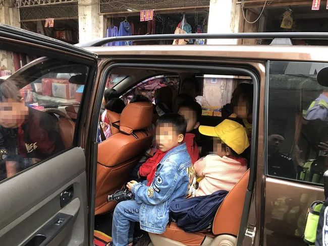 非法行為！車上還有16名幼兒！