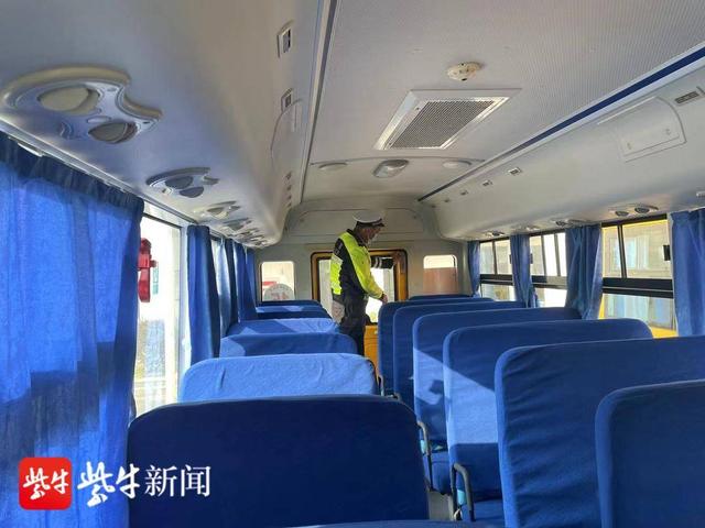 消除隱患確保學生出行安全，警方全面開展校車大檢查