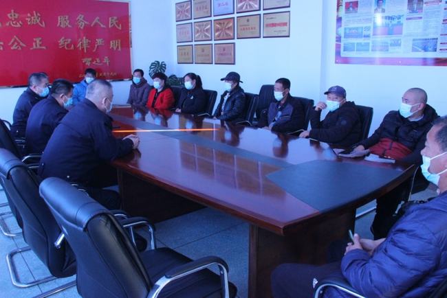 凌河丨交警組織召開校車企業(yè)交通安全培訓(xùn)會