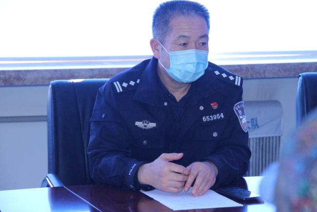 凌河丨交警組織召開校車企業(yè)交通安全培訓(xùn)會