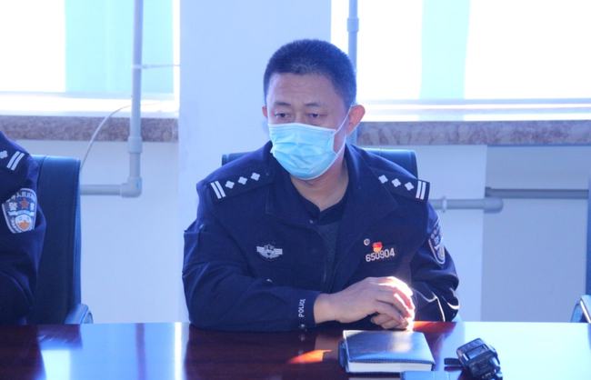 凌河丨交警組織召開校車企業(yè)交通安全培訓(xùn)會