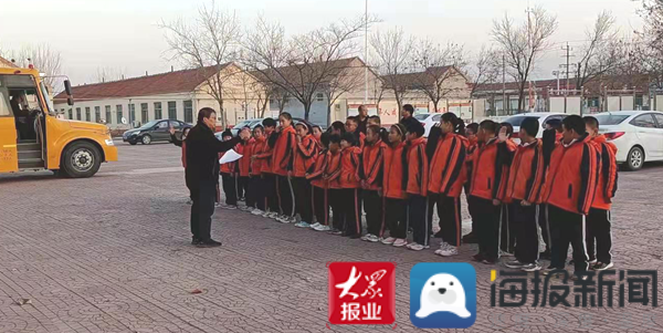 博興縣喬莊鎮(zhèn)中心學(xué)校舉行校車安全應(yīng)急演練活動